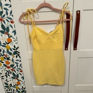 Cute 🍋 lemon yellow shift dress